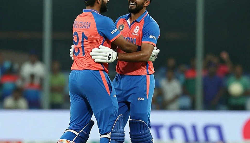 যে স্কোরকার্ড কেউ সংরক্ষণ করে না: জুনিয়র চ্যাম্পিয়ন থেকে সিনিয়র ক্রিকেট, এবং ক্রিকেটের অপরিবর্তনীয় খাতা